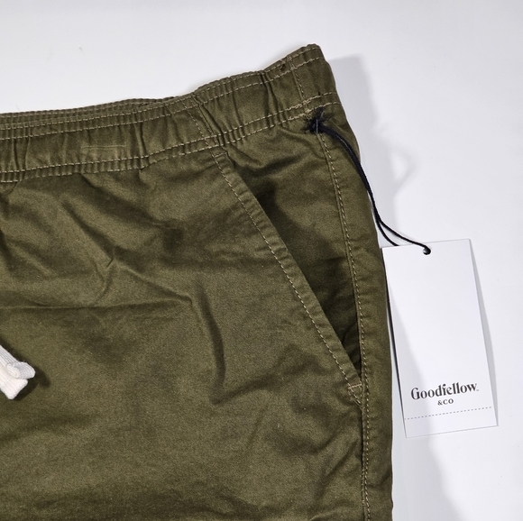 Goodfellow Men's Everyday Short Green Size Large - Picture 2 of 7